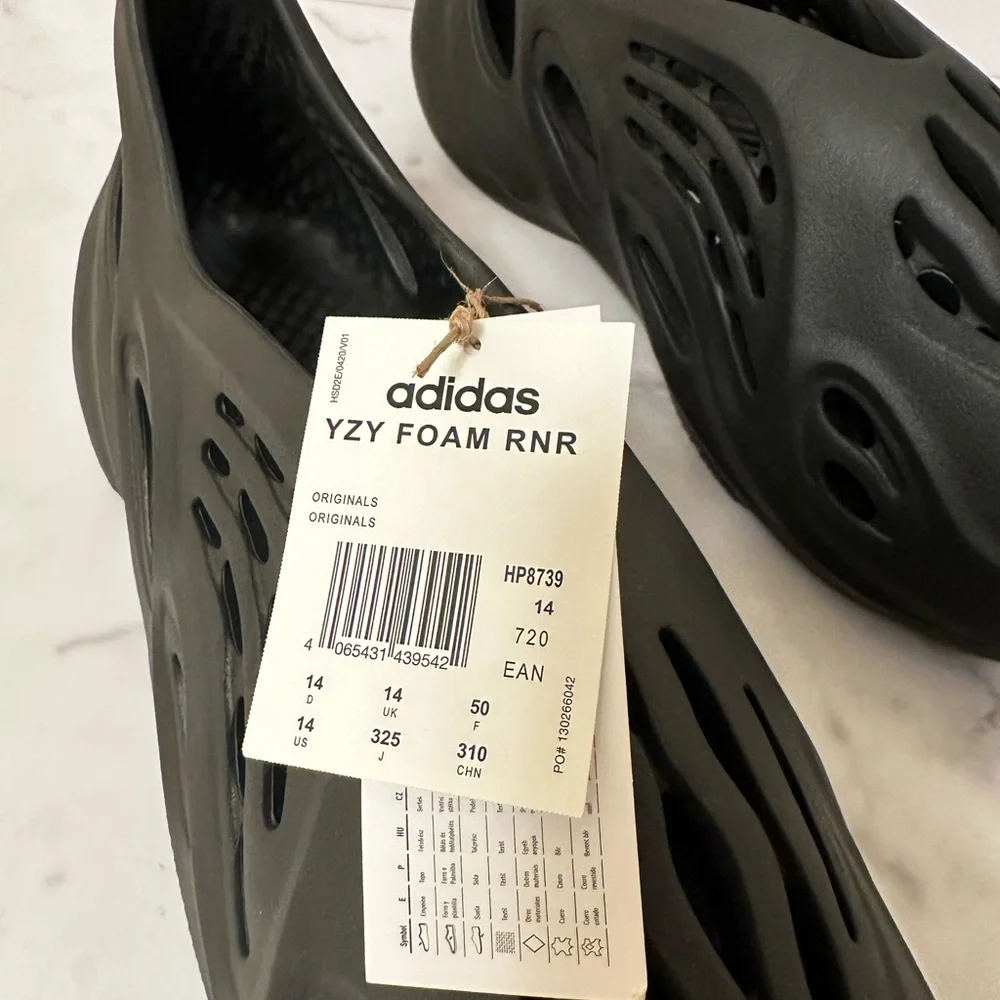 Yeezy Foam Runner - Picture 2 of 4